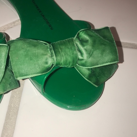 Chinese Laundry Green Bow Peep-Toe Flats - Picture 5 of 8